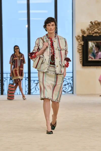 Look 24